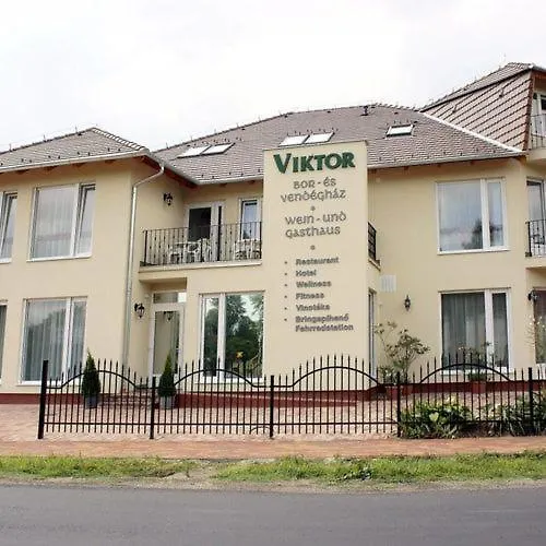 Bed & Breakfast Viktor Bor- Es Vendeghaz**** Balatonmáriafürdő