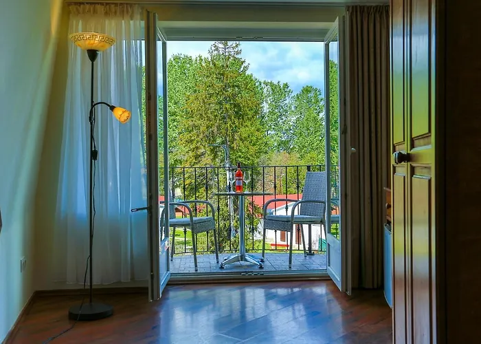 Viktor Bor- Es Vendeghaz**** 3* Balatonmáriafürdő